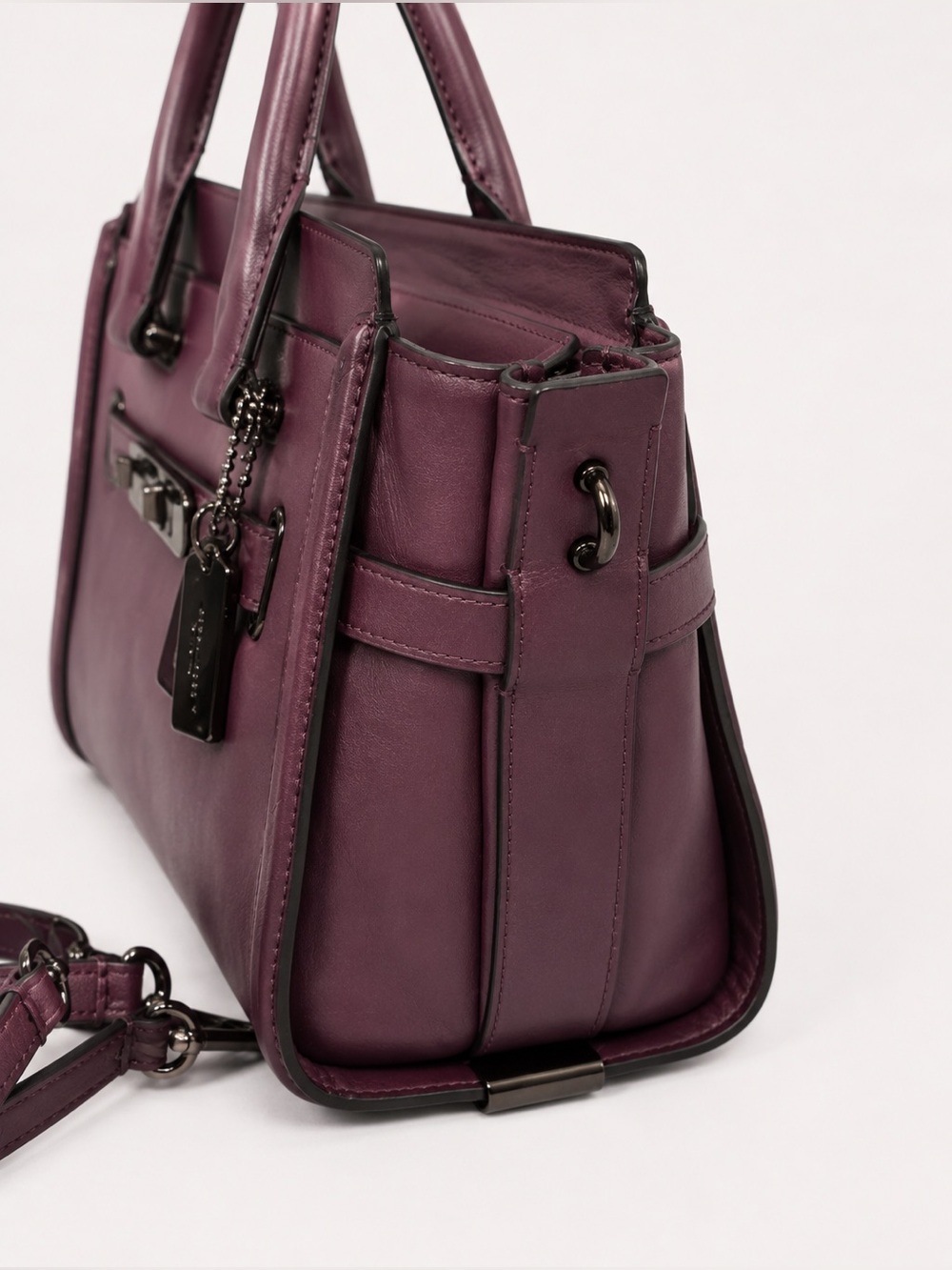Coach Bordeaux Swagger 27 Crossbody Bag GUC - Picture 6 of 12